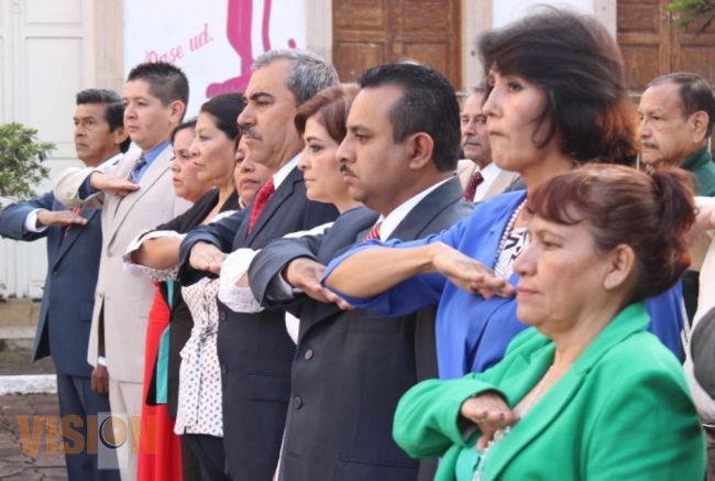 Arrancaron eventos del mes patrio en Uruapan