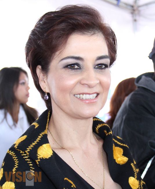 Reconoce Ana Luisa Cervantes a Preparatoria Liceo su vocación de servicio 