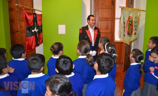 Con exposición y actividades lúdicas recuerdan la historia de los símbolos patrios
