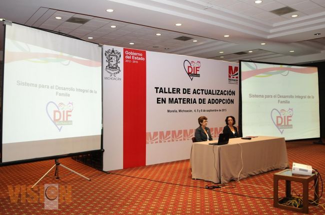 DIF Michoacán realiza taller de actualización en materia de adopción.