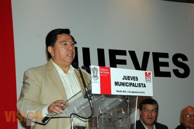 El gobierno del Estado de Michoacán irá con la reforma educativa: Jesús Reyna García.