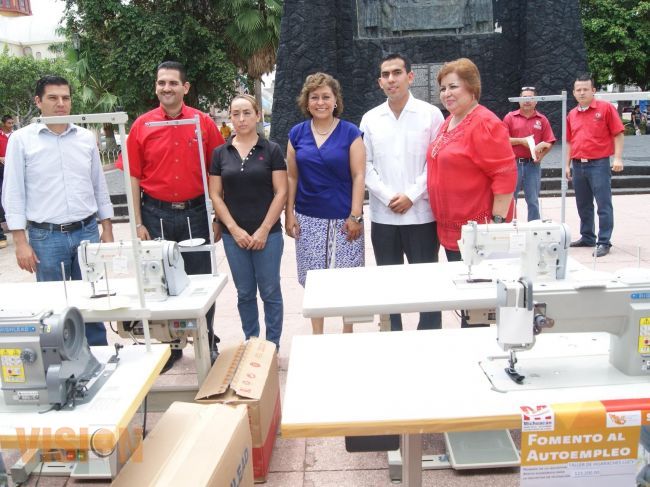 Entrega Gobierno Estatal apoyos por más de 2.3 millones de pesos en la región de Tierra Caliente.