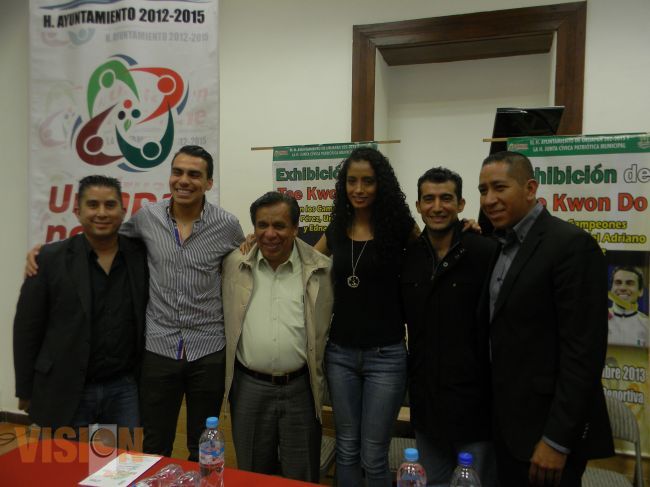 Exhibición de taekwondo con medallistas olímpicos y campeón mundial