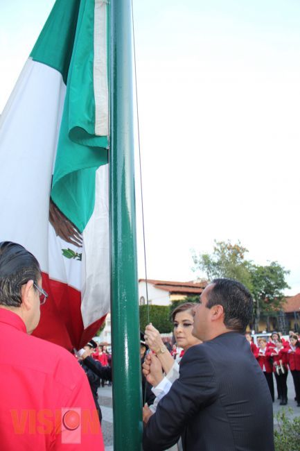 A honrar la memoria de los héroes que  dieron libertad y soberanía al país, exhortó Ana Luisa Cerva