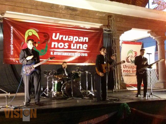 Deleita con su repertorio la agrupación musical “Quinto Piso”