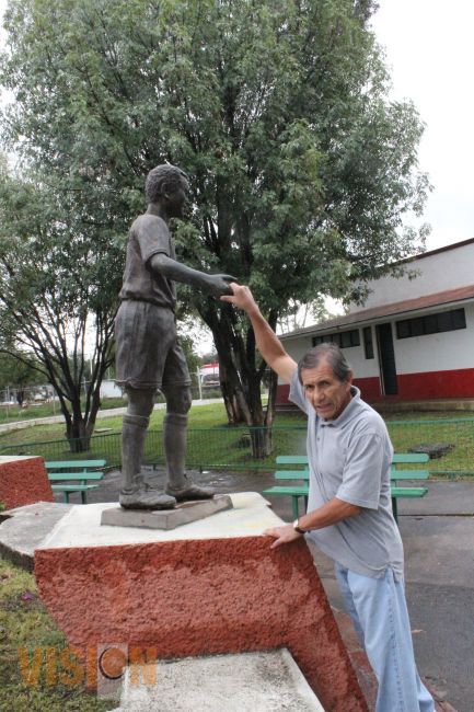 Indignados, padres de los niños del Rayo quieren llevárselos