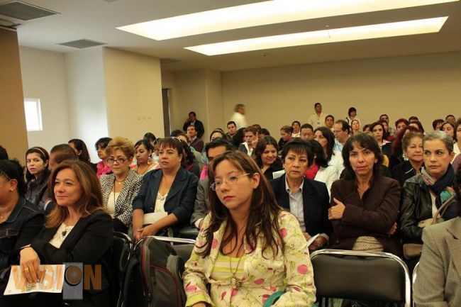Capacitan a 700 docentes para prevenir la violencia de género en las escuelas de educación básica.