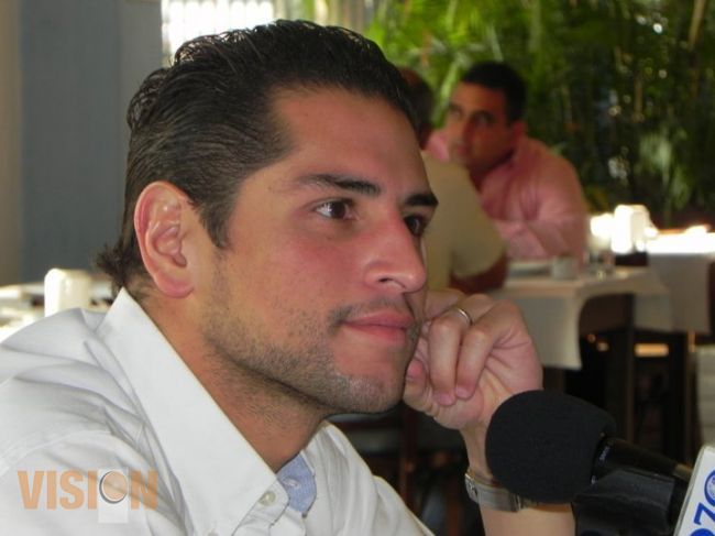 Diputado peleonero, Enrique Aubry De Castro