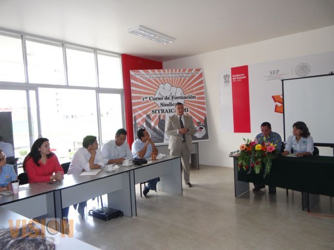 Inaugura Director del ICATMI, Curso de Formación Sindical