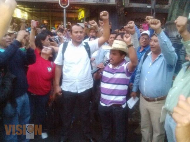 Anuncia sección 22 de Oaxaca que reorganizará campamento en Monumento a la Revolución