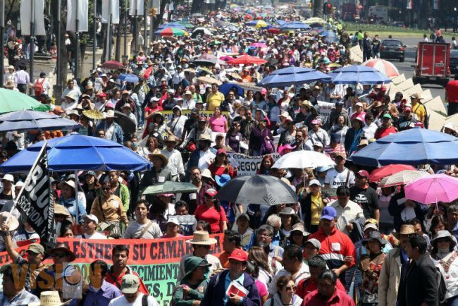 Maestros de la CNTE analizan su regreso al Zócalo