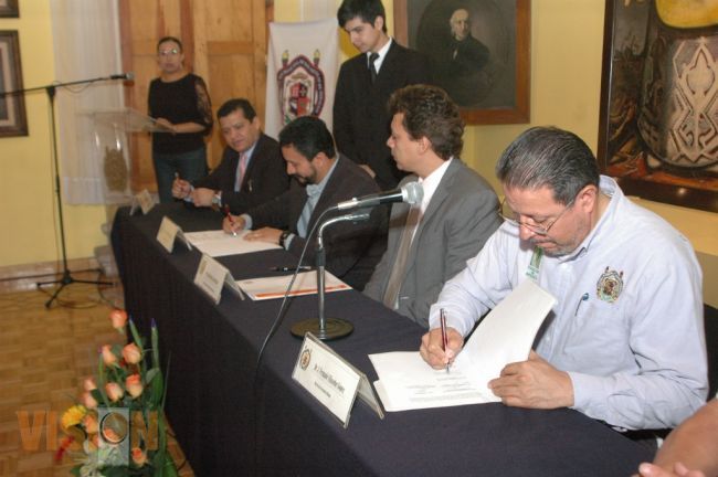 Firma convenio La UMSNH para investigación multidisciplinaria en la mina de Tlalpujahua.