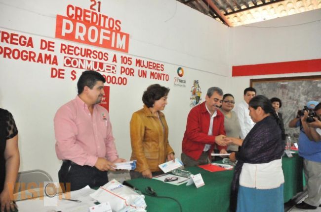 Gobierno Estatal y Ayuntamiento de Uruapan entregan 730 mil pesos 