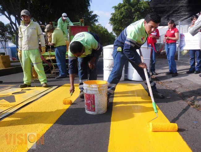 En intensa jornada de balizamiento, empresa dona 8 mil litros de pintura amarilla.