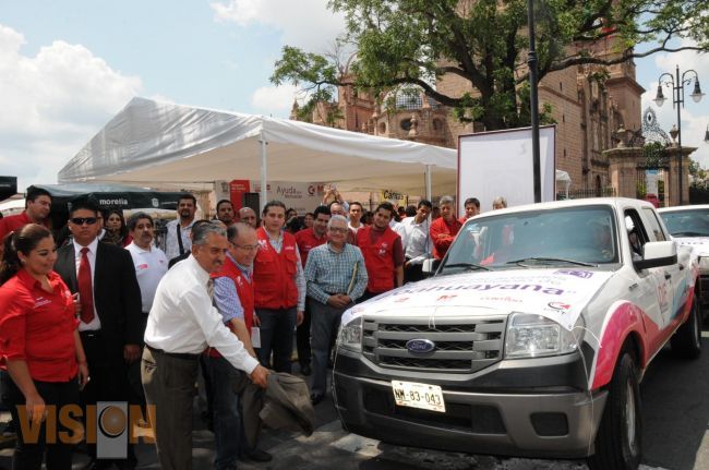 Continúa entrega por parte del Gobierno Estatal de apoyos a damnificados.