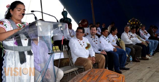 Denuncian artesanos, falta de apoyo oficial