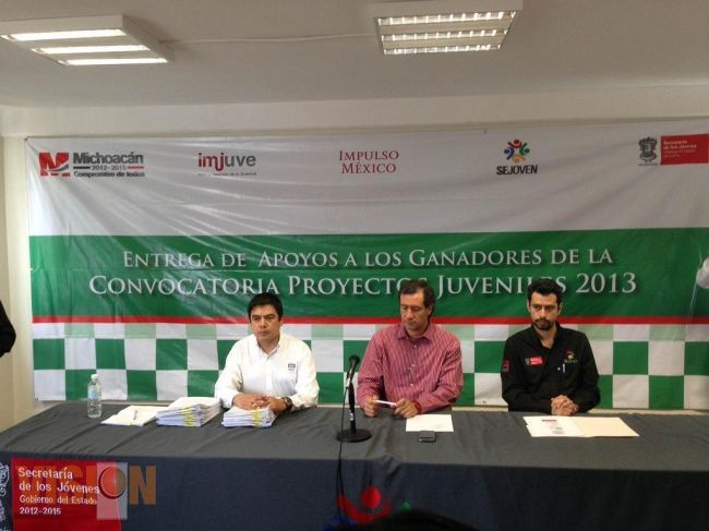 Entregan apoyos por más de 80 mil pesos para impulsar a 25 empresas dirigidas a jóvenes