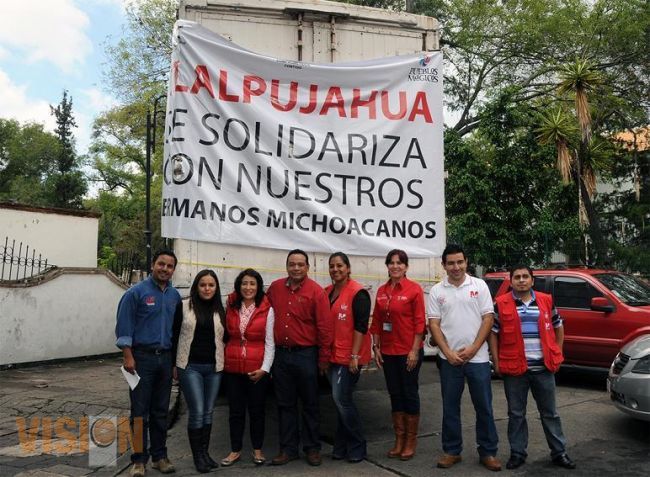 DIF Estatal entrega más apoyos para familias damnificadas en la región de Apatzingán.