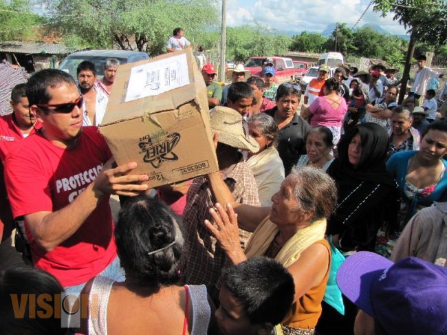 Víveres enviados de Uruapan fueron entregados a damnificados de Huetamo y Tepalcatepec