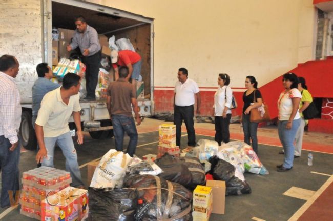 Entregan apoyos a damnificados de Churumuco: Consuelo Muro