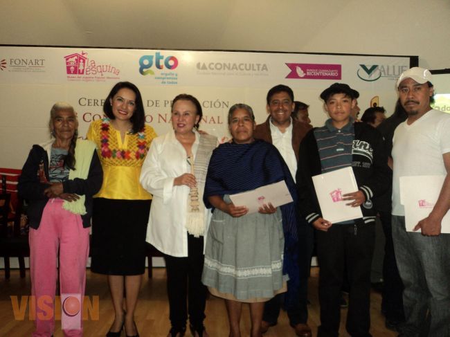 Cinco Michoacanos obtienen premio en el tercer concurso de Juguete Popular Mexicano.