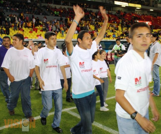 IMDE abandera a selección michoacana de deportistas especiales