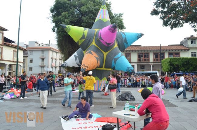 Llega a Uruapan, la extensión del festival de globos de cantolla de Paracho