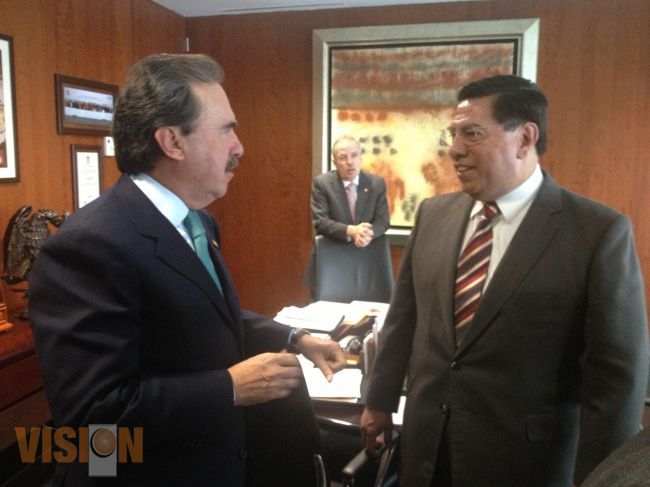 Se reúne Jesús Reyna con el Senador Emilio Gamboa.