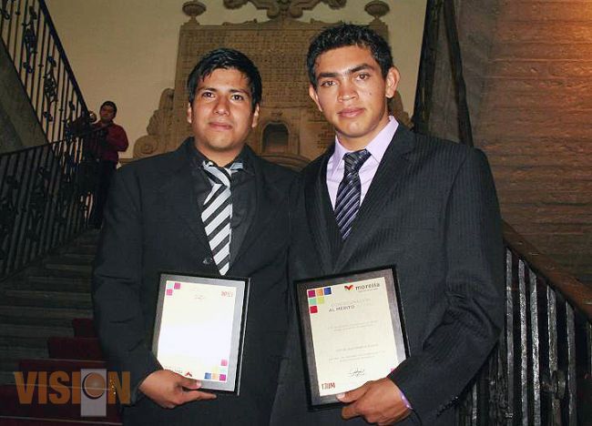 Egresados del ITM obtienen primer lugar en certamen nacional de de licenciatura.