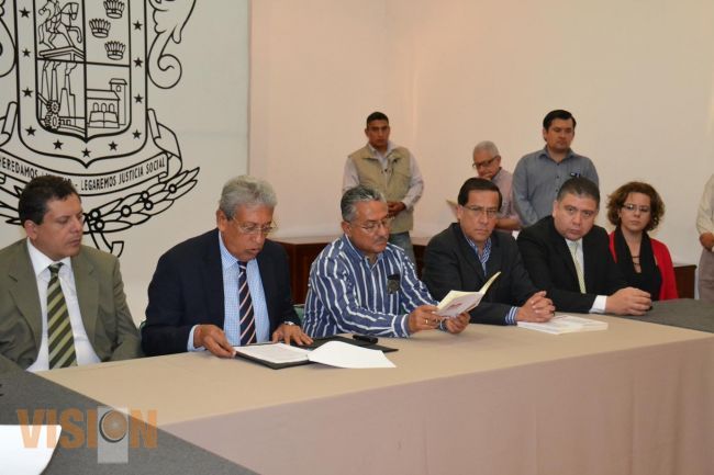 Funcionarios de la Secretaría de Gobierno signan código de ética.