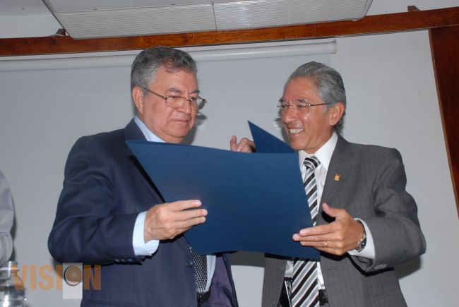 Marco Antonio Aguilar imparte conferencia sobre 