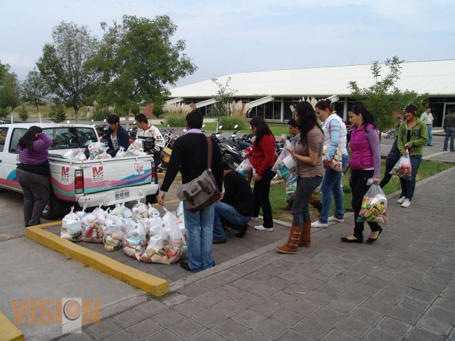 UTM entrega despensas para apoyar a familias damnificadas