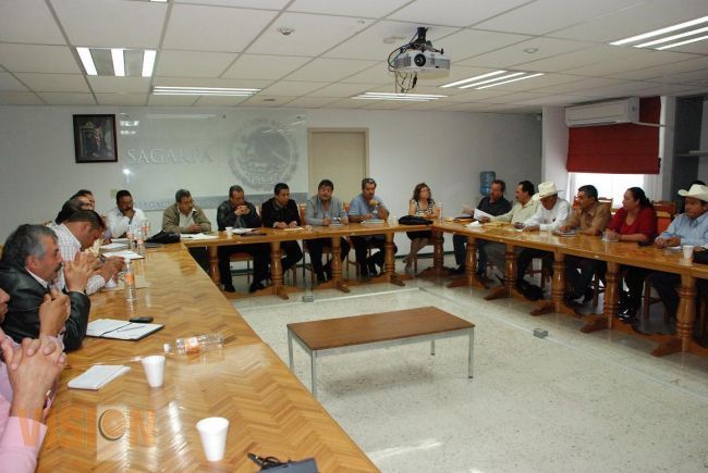 Se reúnen productores de grano con consumidores y compradores