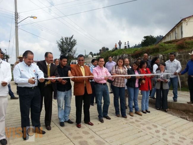Inauguran en Angangueo obras de imagen urbana