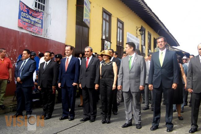 Con solemnidad se efectuó primer Desfile Cívico Mártires de Uruapan