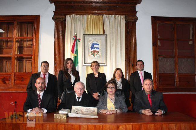 Pátzcuaro otorga las llaves de la ciudad a Jorge Fernández Ruíz, Doctor en Derecho