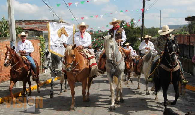 Silvano Aureoles recorre ruta que transitó Morelos en 1810