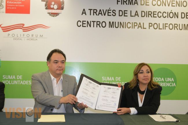 Ayuntamiento y SEE firman convenio por más opciones educativas en Centro Digital Polifórum.