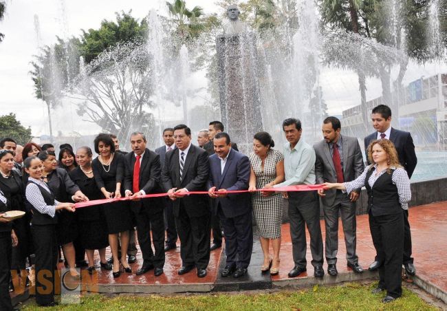 Inaugura Jesús Reyna obras urbanas por 8.5 mdp en Uruapan.