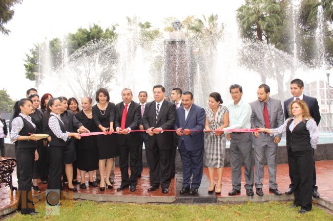 Aldo Macías y Jesús Reyna entregaron tres obras de alto impacto social