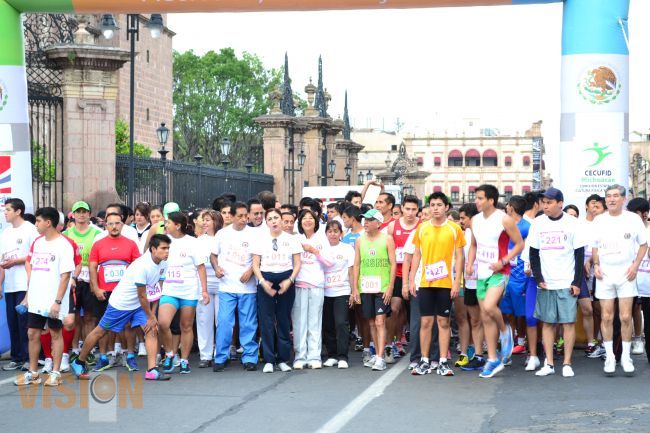 La UMSNH celebra Día del Médico con Carrera Atlética.