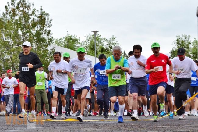Celebran aniversario de Facultad de Contaduría con carrera atlética.