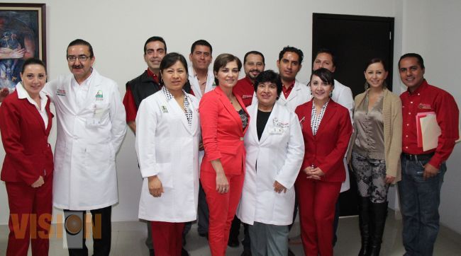 Ana Luisa Cervantes reconoce labor de médicos del DIF Municipal