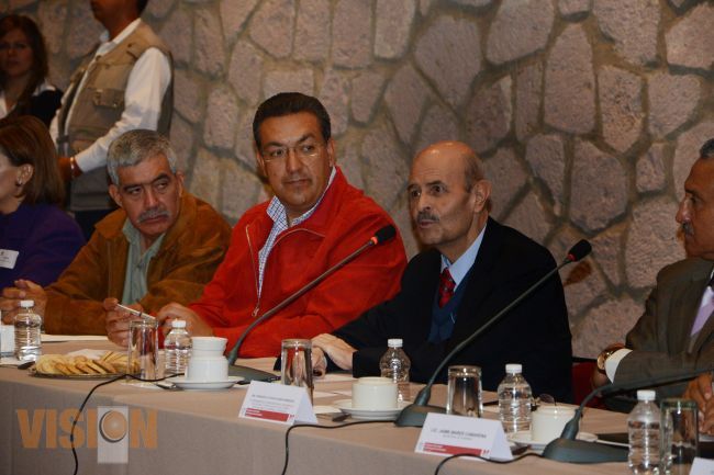 Wilfrido Lázaro da la bienvenida al gobernador Fausto Vallejo