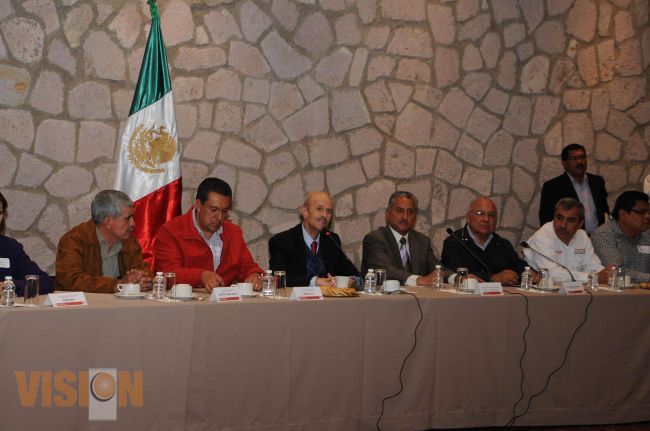 Reforzar el trabajo conjunto con los Municipios, una prioridad: Fausto Vallejo