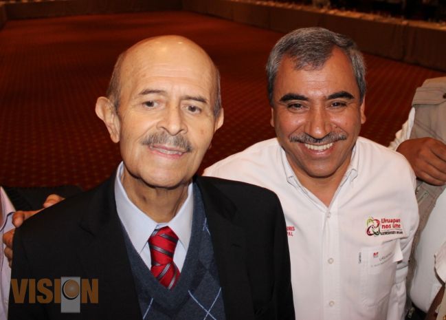 Aldo Macías ratifica apoyo a Fausto Vallejo