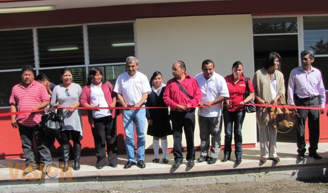 Aldo Macías sigue cumpliendo compromisos con la educación