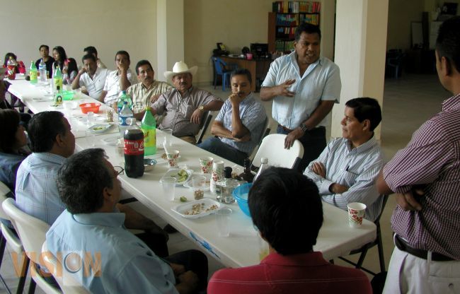 Productores de aguacate se reúnen con Sagarpa y Sedru