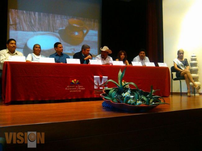 Senguio y Tangancícuaro invitan a profundizar en la tradición de día de muertos. 