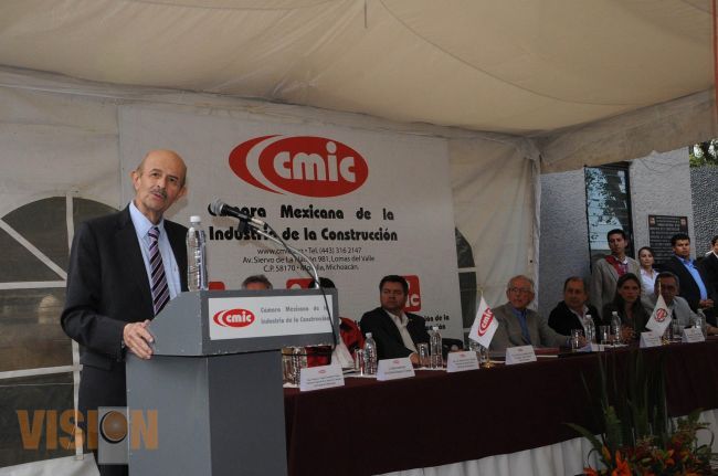 El Gobierno Estatal cumple su compromiso con los constructores michoacanos: Fausto Vallejo. 